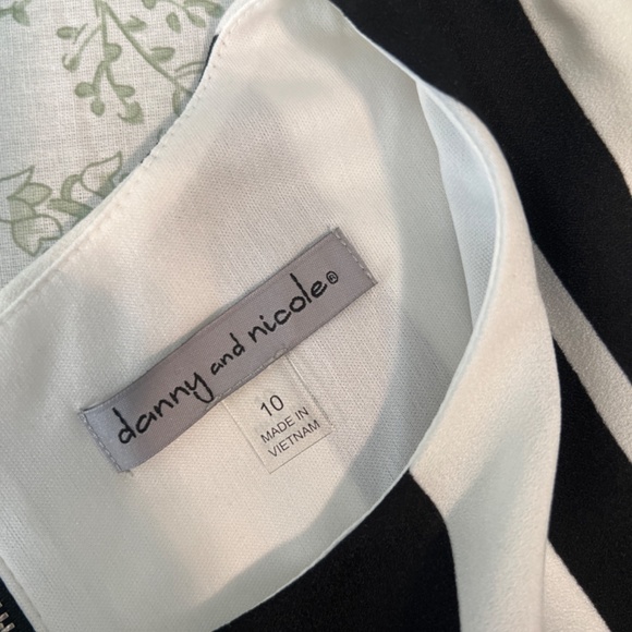 Womens dress - Picture 4 of 5